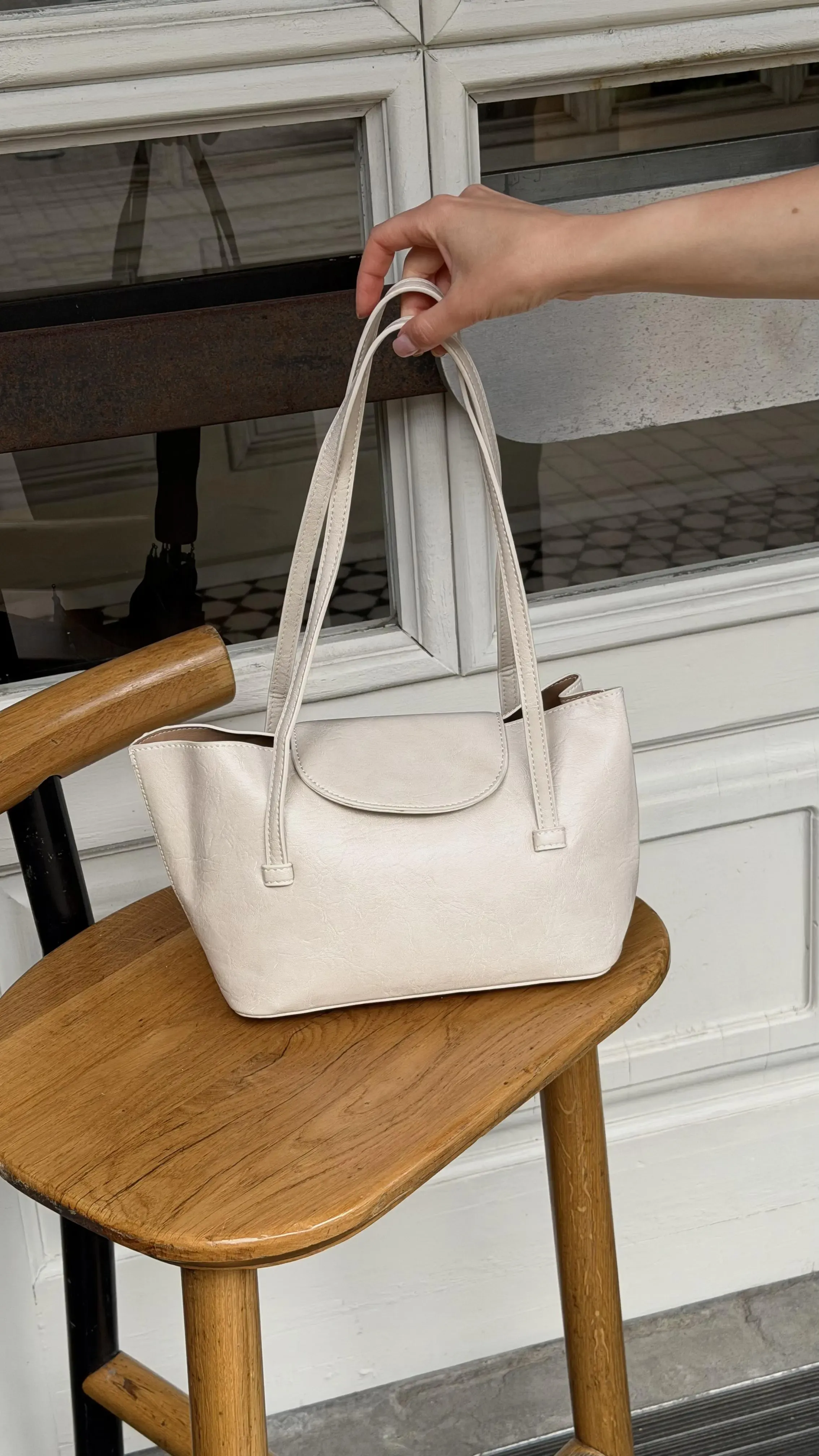 LOUISE BAG MILK